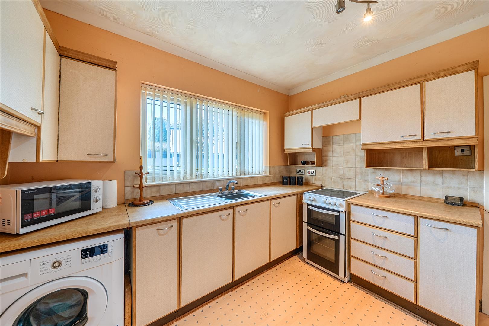 Ravenhill Road, Ravenhill, Swansea, SA5 5AJ